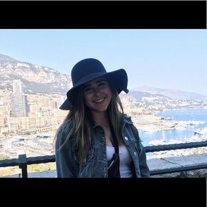 Meet your Posher, Car